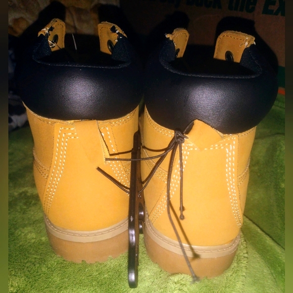 Boys size 6 combat boots - Picture 4 of 6